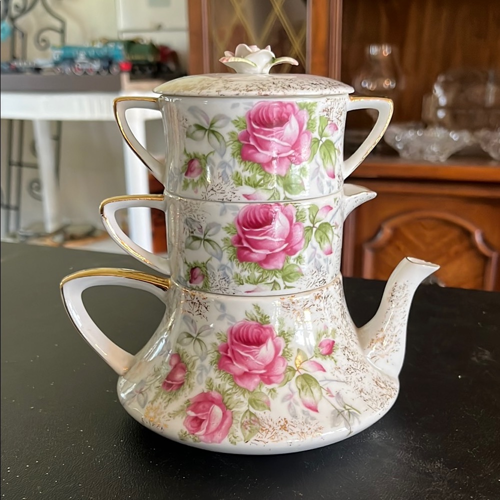 Lefton china- stackable 4pc tea set- roses